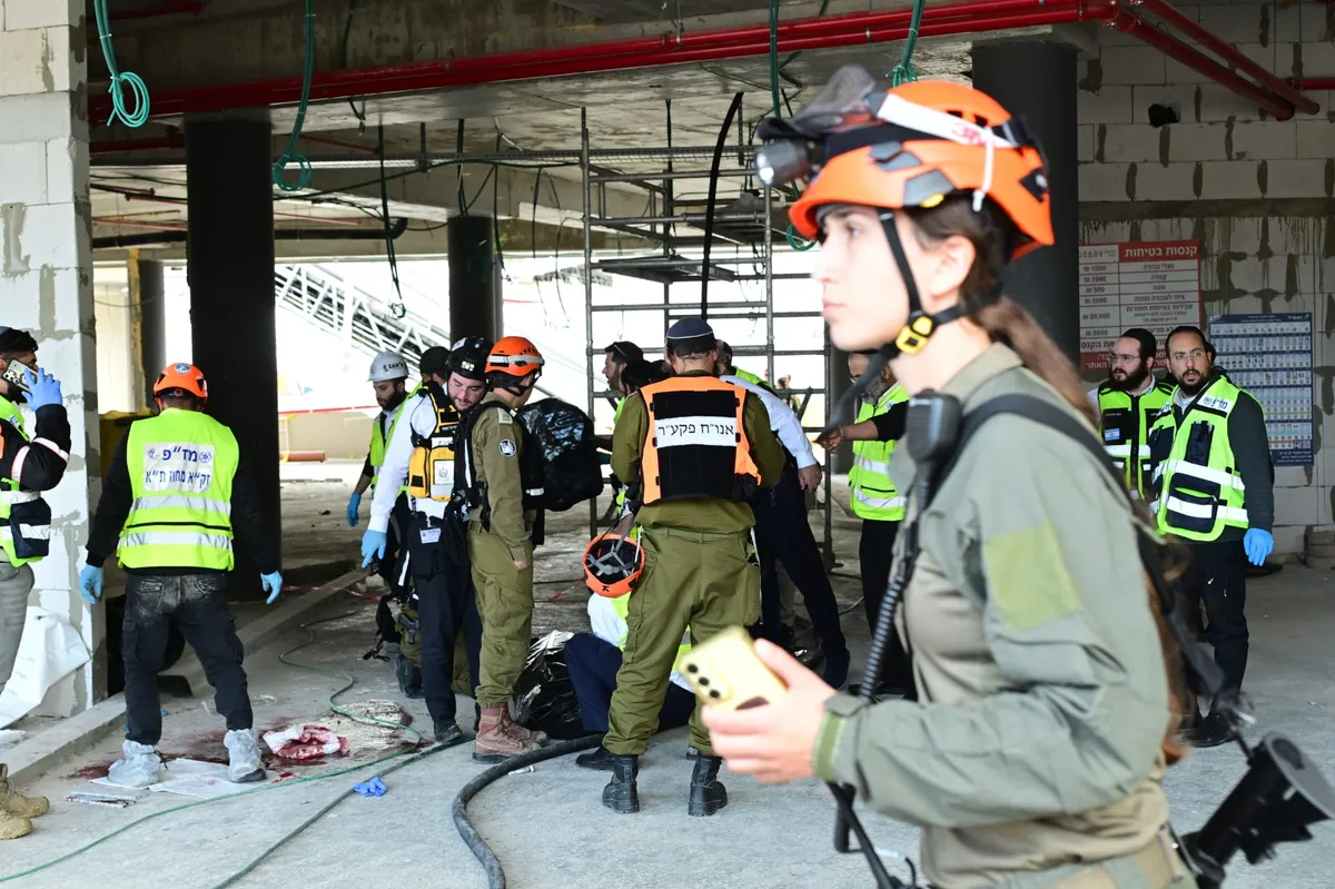 मिसाइल हमले में दो इज़राइली-उज़्बेक मारे गए, पुलिस ने कहा कि क्लस्टर मूनिशन का इस्तेमाल किया गया