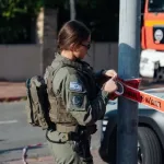 Dégâts dans le centre d&rsquo;Israël dus à la chute de débris d&rsquo;armes.
