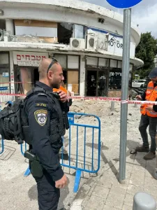Weapons Fall in Tel Aviv: 5 Injured, Police Secure Sites