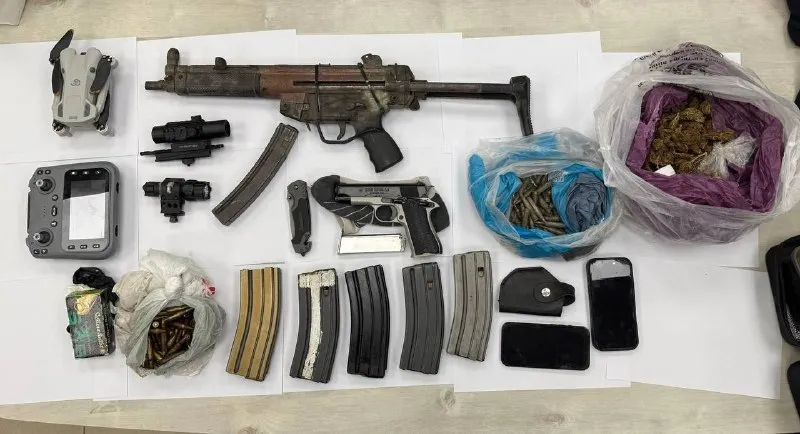 Une cellule d&rsquo;assassinat, incluant un mineur, a été déjouée à Lod. Des policiers du district central et des combattants de la police des frontières ont perquisitionné un complexe résidentiel dans la ville.