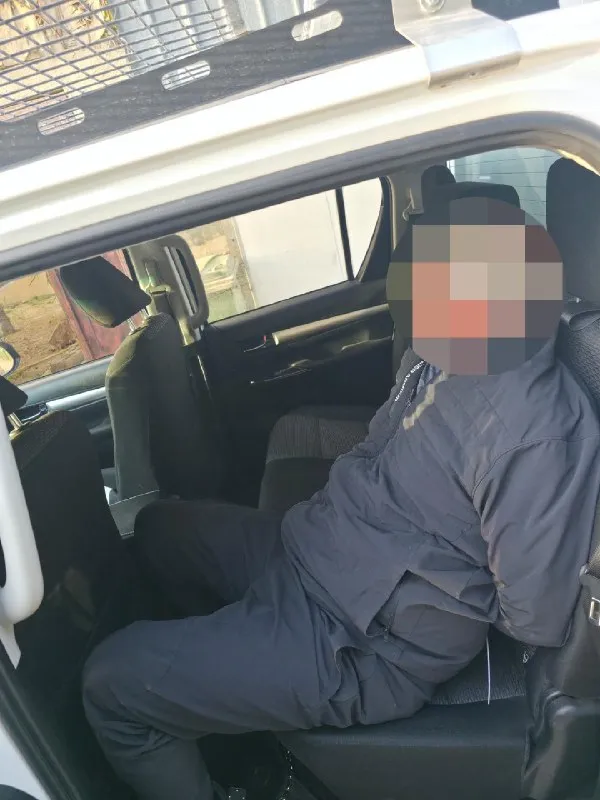 Suite à une chasse à l&rsquo;homme, le suspect impliqué dans le meurtre de ce soir à Kafr Qasim a été arrêté. Le centre de répartition de la police a reçu un signalement de véhicule en feu à Kafr Qasim.