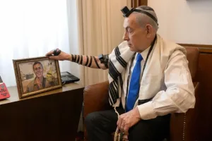 On Memorial Day for the Fallen Soldiers of the Wars of Israel, as in previous years, I am laying tefillin in memory of one of our heroes who fell for our revival and freedom. This year too, I met with the Rebbe’s emissary,