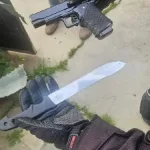 Police forces gained control of the suspect who barricaded himself in his home, and seized a knife and a toy pistol – the suspect was arrested. Upon receiving the barricade incident,