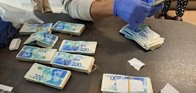 احتيال ضريبي: الشرطة تعتقل شخصين في مخطط لصندوق التقاعد