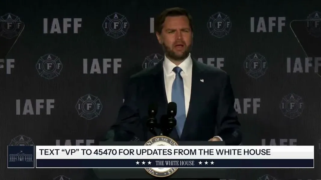 Vance reza por tropas y familias de EE.UU.