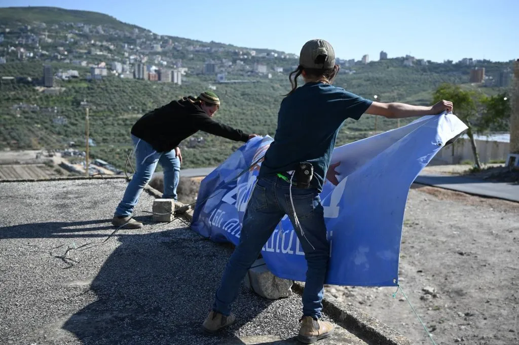 הבטחנו שנחזור הביתה": משפחות ישראליות מציינות חזרה היסטורית לסנוּר