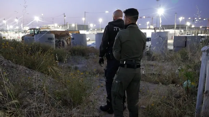 Une enquête secrète sur des extorsions de fonds de protection auprès d&rsquo;entrepreneurs dans la région de Rishon LeZion a abouti à la mise en examen de cinq suspects. Dans le cadre d&rsquo;une enquête d&rsquo;environ 30 jours,