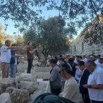 Chief Rabbi Criticizes Jewish Visits to Temple Mount as Numbers Rise