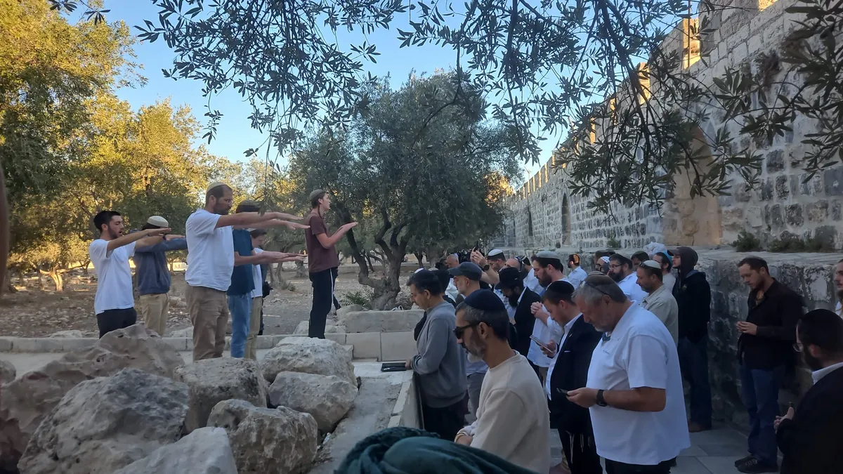 Rabino jefe critica visitas judías al Monte del Templo ante aumento de cifras