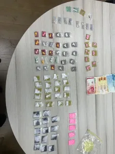 Commercial quantities of drugs were seized from a vehicle in Or Akiva suspect arrested. During an operation by officers from the Hadera station, a vehicle was seized containing substances suspected to be cocaine and Dosa.