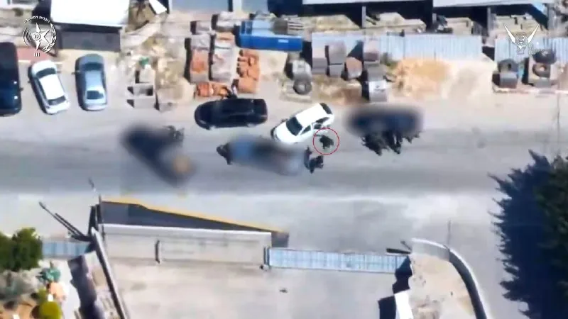 Dans le cadre d&rsquo;une opération ciblée menée par des combattants de l&rsquo;unité Gideon de Lahav 433, aux côtés des forces de Tsahal et du Shin Bet à Qalqilya, le terroriste Shadi Jameh, qui a participé à l&rsquo;attaque par balles dans le village de Funduq, a été arrêté.