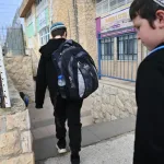 Israel to Expand Mobile Phone Ban to Middle Schools Nationwide