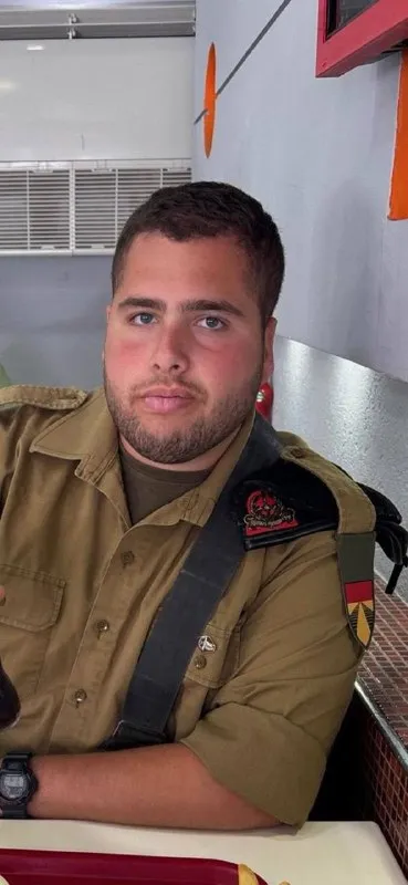 Mi esposa y yo enviamos nuestro más sentido pésame a la familia del soldado, el sargento de primera Noam Hamburger, que su memoria sea bendecida, caído cerca de la frontera norte. Noam, que su memoria sea bendecida, de la comunidad de Atlit,