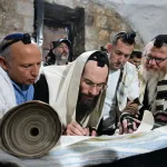 Thousands Visit Josephs Tomb as Israeli Leaders Push for Permanent Jewish Presence