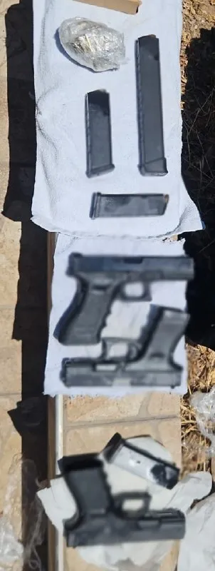 Durante una operación en Daliyat al-Karmel, agentes de la comisaría de Nesher, combatientes de la unidad especial de patrulla del Carmelo y la brigada táctica de la Policía de Fronteras asaltaron un complejo residencial.