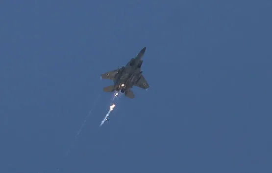 Israel ataca centros de mando de Hezbolá en el distrito de Dahiyeh en Beirut