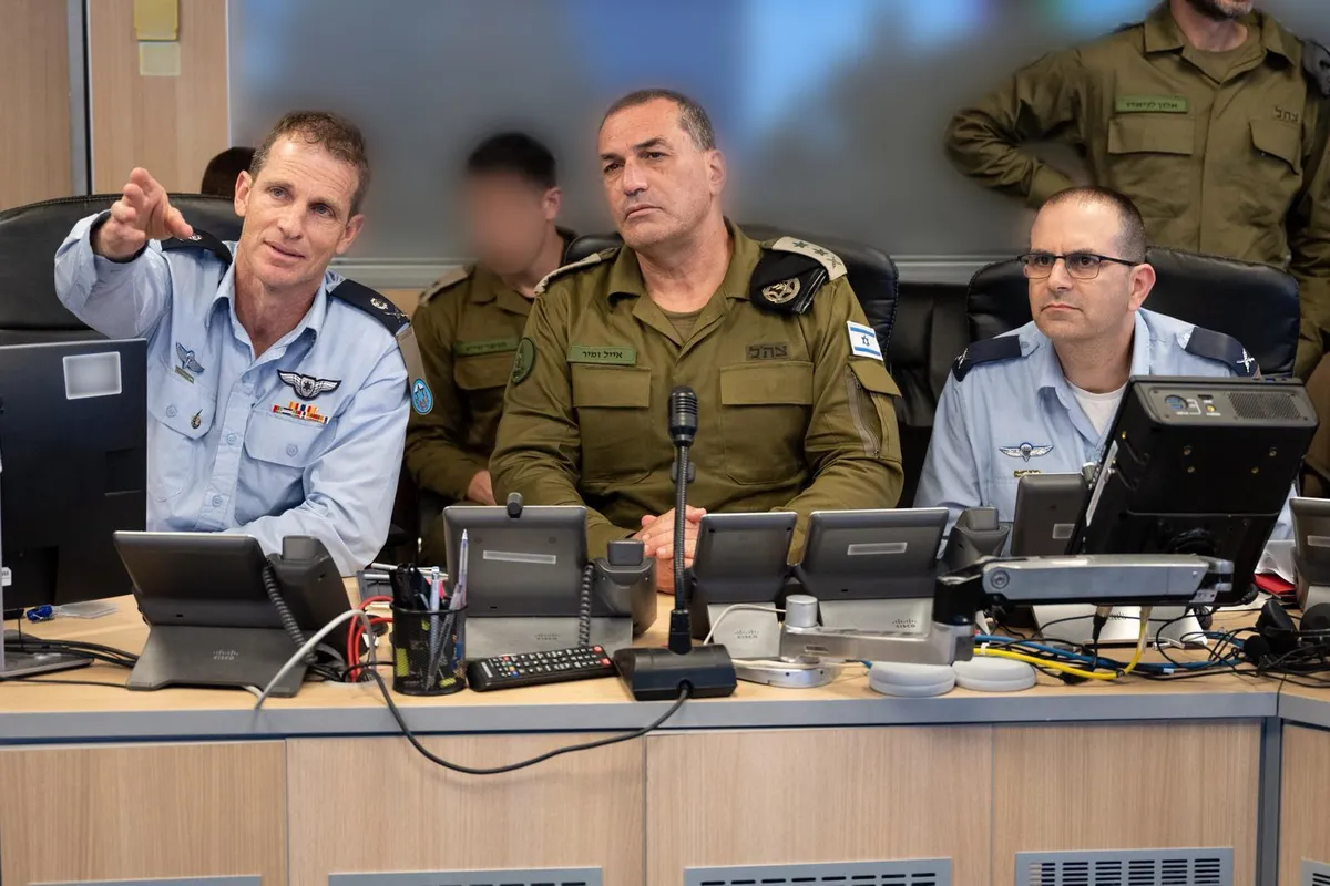 L&rsquo;armée israélienne prête pour plusieurs jours de combats, Trump appelle à cesser les tirs