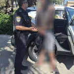 Police officers from the Glilot station arrested a suspect in committing an indecent act in women’s restrooms at Akhziv Beach in Herzliya. Yesterday afternoon, officers from the Glilot station were dispatched to Akhziv Beach in Herzliya.