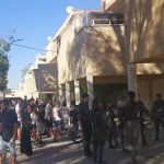 Police officers from the Southern District are currently operating in the city of Arad, following a report received about a brawl incident near a residential complex in the city. Police and Border Police forces that were dispatched to the scene are working to restore order.