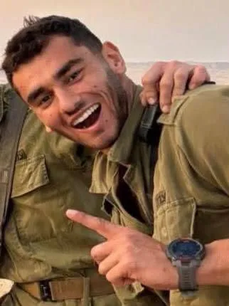 Avec tous les citoyens d&rsquo;Israël, ma femme et moi adressons nos plus sincères condoléances à la famille du combattant de l&rsquo;unité Maglan, le sergent Adam Tsarfati, que sa mémoire soit une bénédiction, tombé dans le sud du Liban. Adam, que sa mémoire soit une bénédiction,