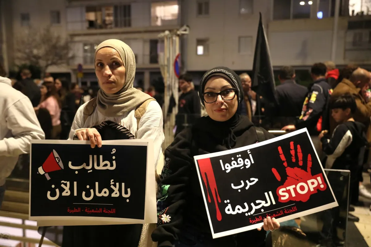 لم أعد أشعر بالأمان”: تصاعد العنف يغذي الخوف في المجتمعات العربية الإسرائيلية