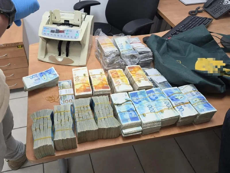 Dagaalyahanno ka tirsan Booliska Xuduudda ee deegaanka Yeruusaalem Envelope iyo dagaalyahanno ka socda isgoyska Tunnels ayaa hawlgal ka fuliyay isgoyska Tunnels maalintii todobaadka dhamaadkeedii.