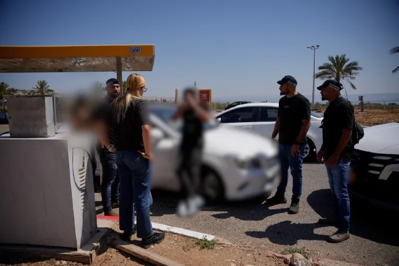 בעקבות חקירה סמויה של שוטרי מחוז צפון, נעצרו חמישה חשודים במעורבות ברצח שאירע במגאר לפני מספר חודשים. בחודש יוני התקבל דיווח במוקד 100 של משטרת ישראל.