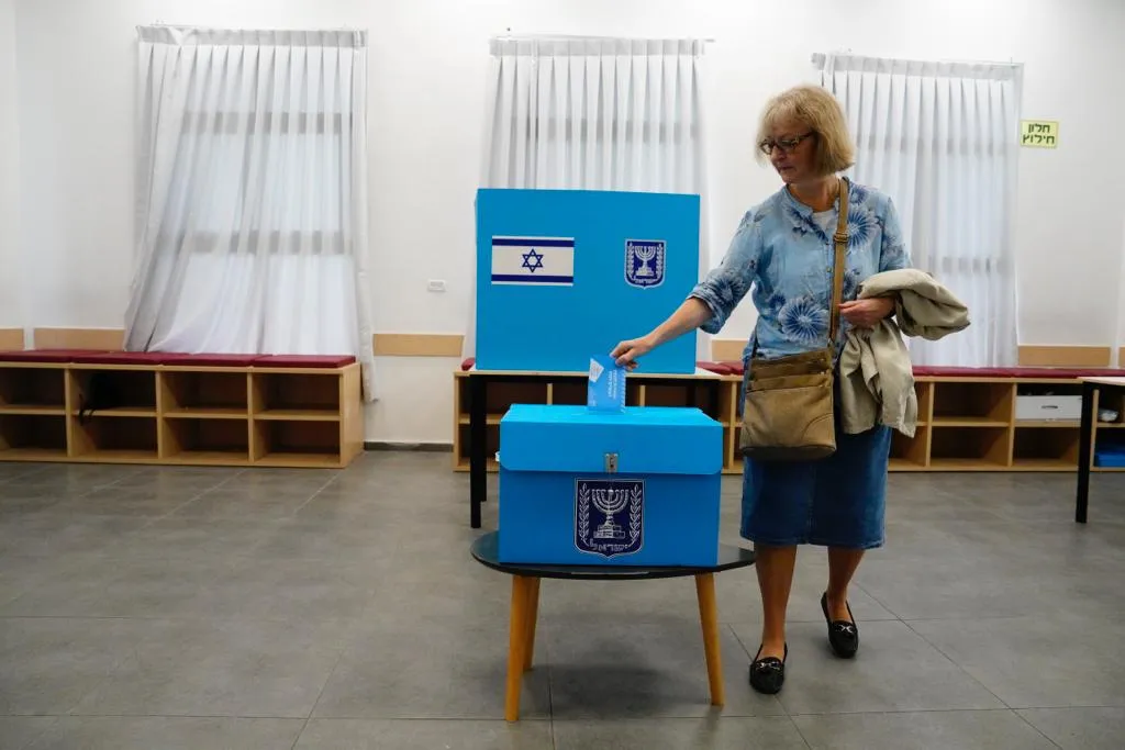 Kalahati ng mga Israeli, Maaaring Gumamit ng AI sa Pagpapasya Kung Sino ang Iboboto, Ayon sa Survey