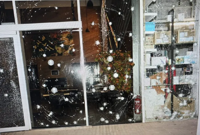 L&rsquo;unité centrale du district de Tel-Aviv a résolu l&rsquo;incident d&rsquo;une grenade à fragmentation lancée contre l&rsquo;établissement « Japanika » à Kiryat Ono – une plainte a été déposée contre deux suspects.