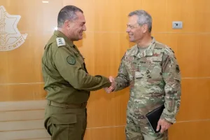 The Chief of Staff, Lieutenant General Aviv Kochavi, met on Sunday (1st) with the Commander of the U.S. Air Force, General Kenneth Wilsbach, along with the Commander of the Air Force,