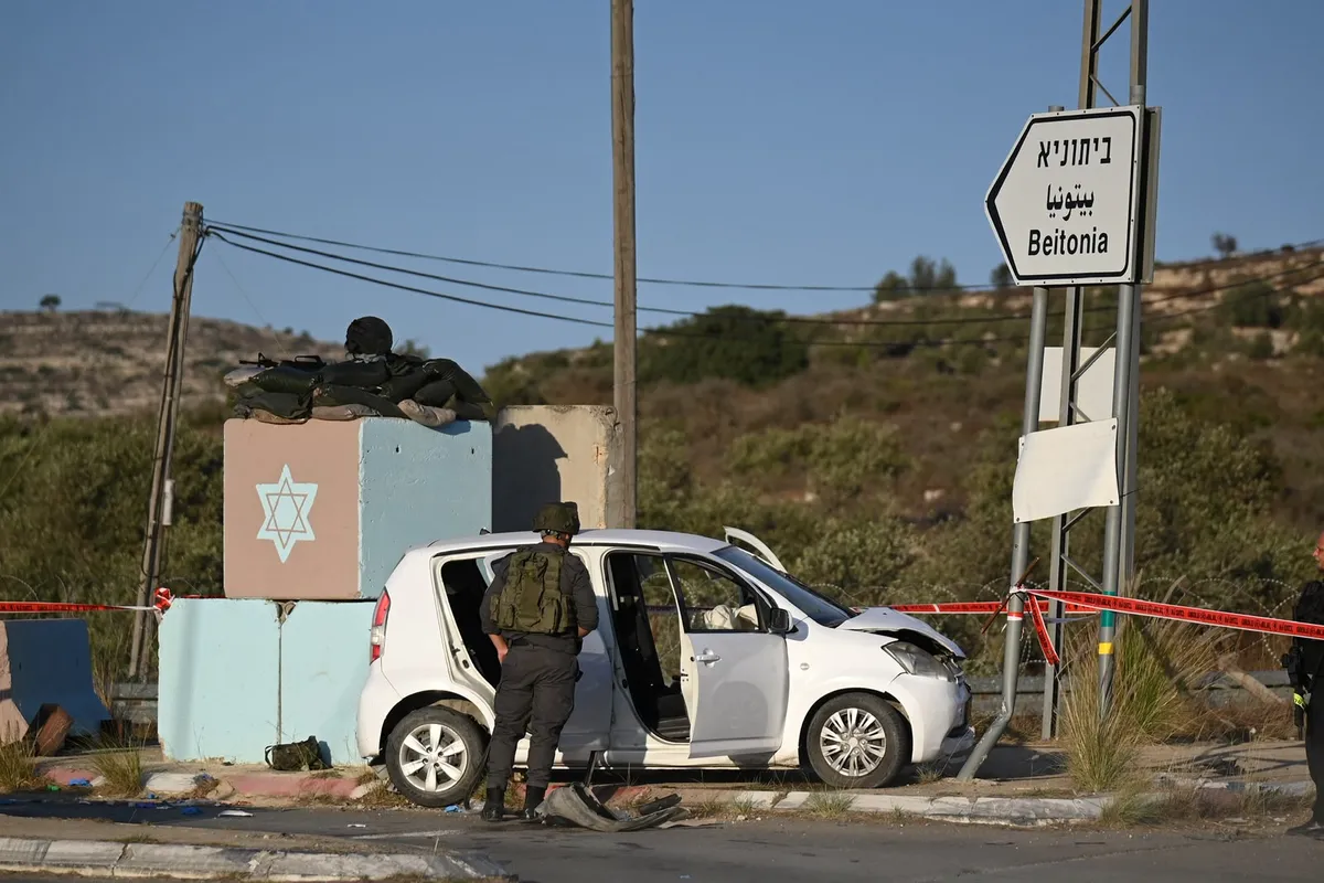 Sa vie est toujours en danger : l'ambassadeur Leiter s'exprime après que son fils a été blessé dans une attaque terroriste