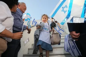 More Than 20,000 Immigrants Arrive in Israel From Over 100 Countries in 2026