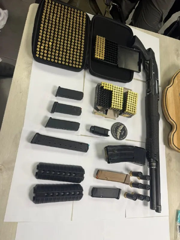 Israel Police: Southern District police officers seized weapons and a large amount of ammunition in Rahat - five suspects were detained and arrested. As part of the operational command's activity in Rahat, fighters from the Sa'ar Briga