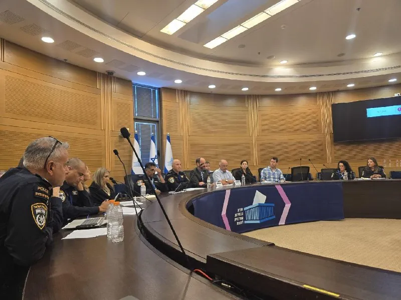 أجرت لجنة الانتخابات المركزية وشرطة إسرائيل ووكالات أمنية إضافية تدريباً مشتركاً لتعزيز الاستعدادات لانتخابات الكنيست الـ 26.