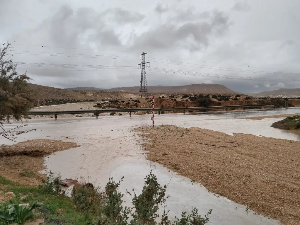 All Roads Leading to Eilat Closed Due to Flooding