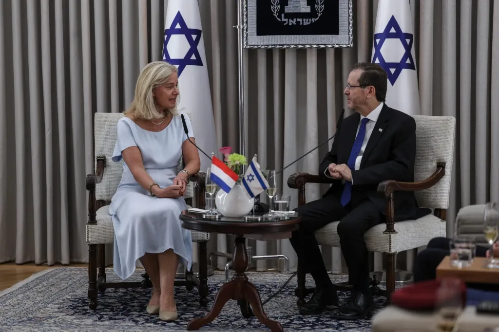 Herzog Criticizes Dutch Attitudes Toward Israel as Ambassador Presents Credentials