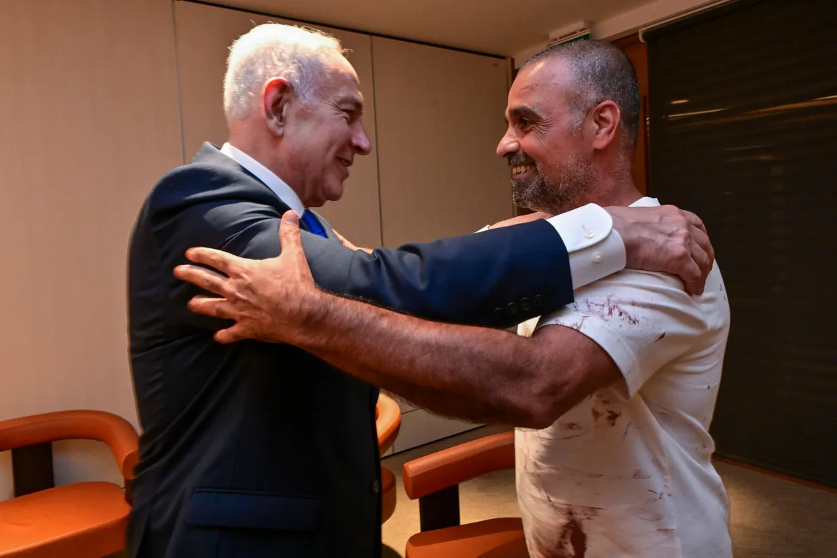 Passenger Who Broke into Flydubai Cockpit Shares Experience with Netanyahu