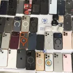 Israel Police: Police officers from the Lev Tel Aviv station in the Yarkon district arrested a suspect early this morning who was in possession of dozens of new model mobile phones suspected of being stolen