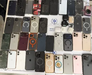 Israel Police: Police officers from the Lev Tel Aviv station in the Yarkon district arrested a suspect early this morning who was in possession of dozens of new model mobile phones suspected of being stolen